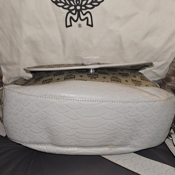 MCM Croc Trim Shoulder Bag And Wallet Set - Picture 9 of 14